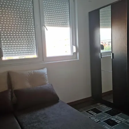 Lester Apartments Skopje Buitenkant foto
